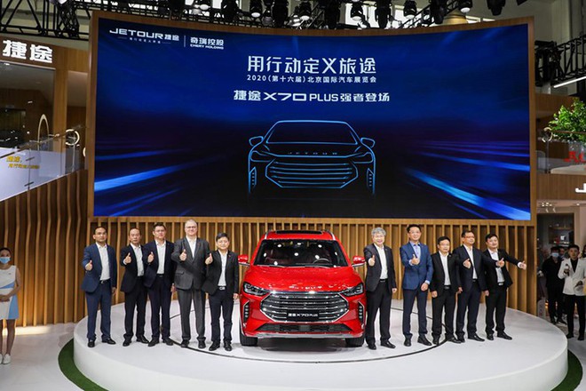 Bất ngờ nội thất chiếc ô tô Trung Quốc giá 237 triệu đồng, SUV rẻ cho gia đình mê xê dịch - Ảnh 1.