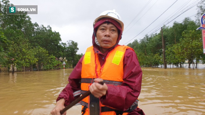 Sự thật bên trong những ngôi nhà lầu, nhà giàu giữa rốn lũ Quảng Bình - Ảnh 1.