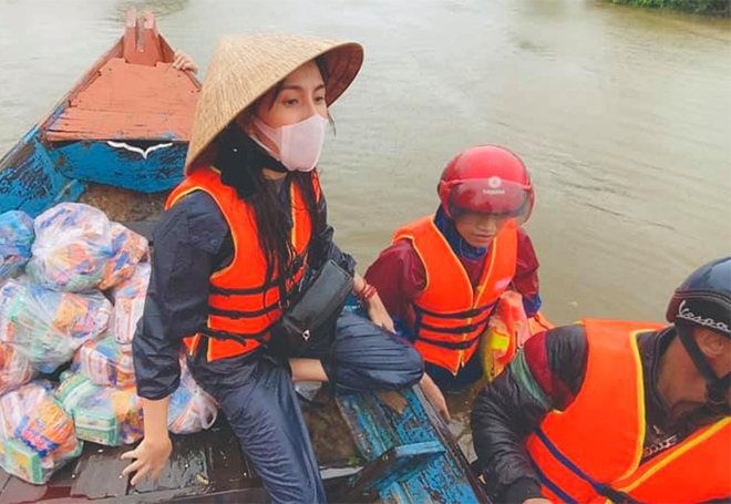 Bị yêu cầu ghi chép, công khai từng món tiền từ thiện, Thủy Tiên nói gì? - Ảnh 1. Bị yêu cầu ghi chép, công khai từng món tiền từ thiện, Thủy Tiên nói gì? - Ảnh 1.