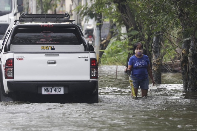 Bão Molave gây thiệt hại diện rộng tại Philippines - Ảnh 1.