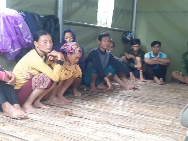 Lo sạt lở, Nghệ An sơ tán khẩn cả nghìn người đến lán trại tập trung - Ảnh 5. Lo sạt lở, Nghệ An sơ tán khẩn cả nghìn người đến lán trại tập trung - Ảnh 5.