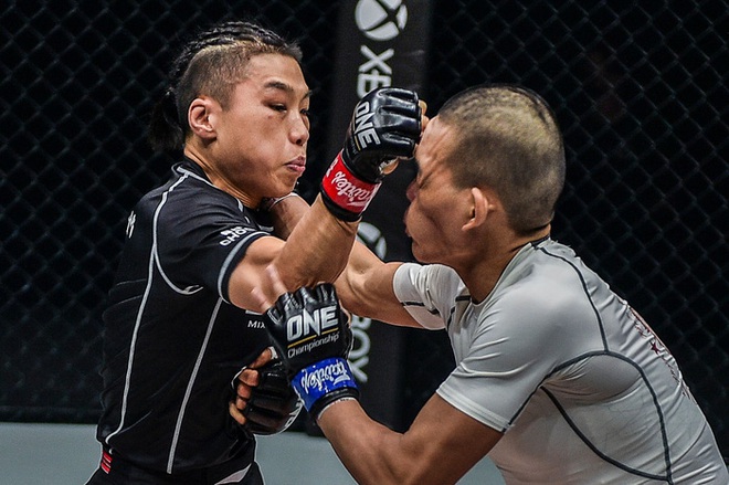 ONE Championship: Aung La N Sang nhận trận thua sốc trước đối thủ bất bại, Christian Lee bảo vệ thành công đai vô địch bằng chiến thắng chóng vánh - Ảnh 11.