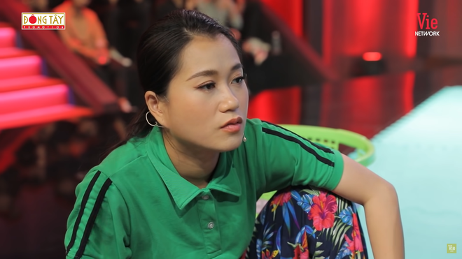 Lý Nhã Kỳ bị đàn em nói: Chị ăn mặc kiểu gì hèn hạ vậy - Ảnh 4. Lý Nhã Kỳ bị đàn em nói: Chị ăn mặc kiểu gì hèn hạ vậy - Ảnh 4.