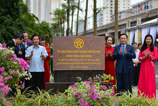 Hà Nội: Thông xe hai cầu vượt thấp qua hồ Linh Đàm - Ảnh 3.