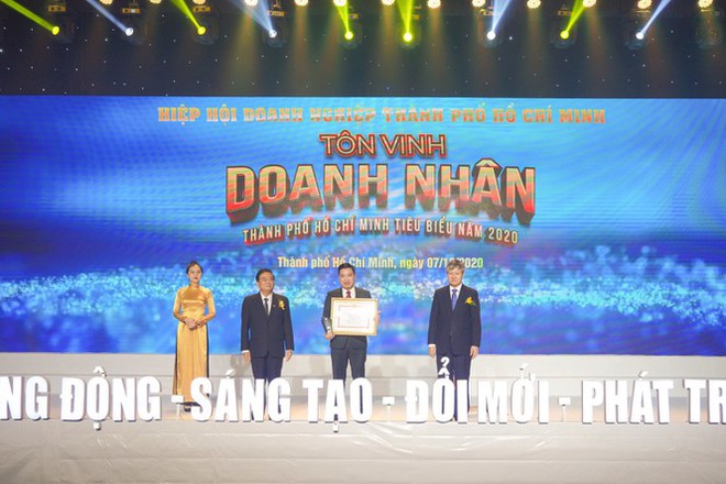 Tập đoàn Hưng Thịnh thắng lớn với loạt giải thưởng Doanh nghiệp, Doanh nhân TP.HCM - Ảnh 2.