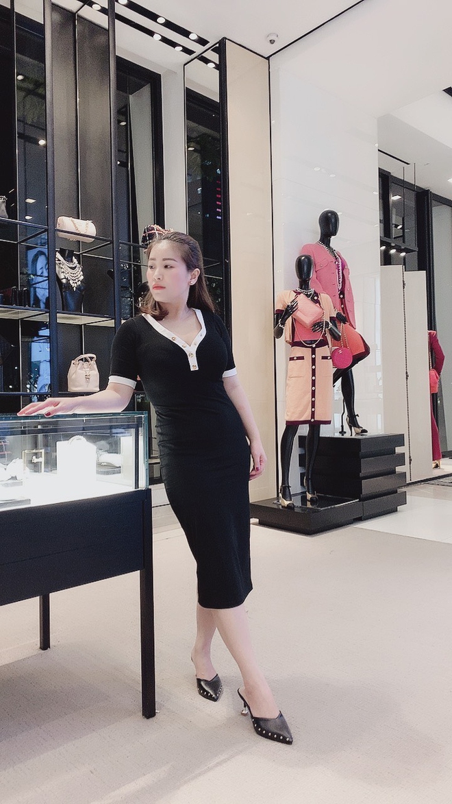 Kiều Linh: Bị mẹ ngăn cản lấy chồng hơn 20 tuổi, có con riêng và cái kết đầy bất ngờ - Ảnh 6. Kiều Linh: Bị mẹ ngăn cản lấy chồng hơn 20 tuổi, có con riêng và cái kết đầy bất ngờ - Ảnh 6.