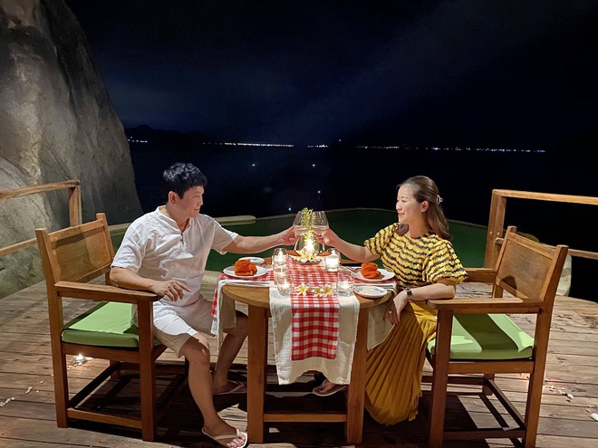 Kiều Linh: Bị mẹ ngăn cản lấy chồng hơn 20 tuổi, có con riêng và cái kết đầy bất ngờ - Ảnh 4. Kiều Linh: Bị mẹ ngăn cản lấy chồng hơn 20 tuổi, có con riêng và cái kết đầy bất ngờ - Ảnh 4.