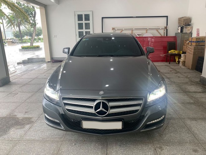 Sau 6 năm, xe dân chơi Mercedes-Benz CLS xuống giá rẻ bằng 2 chiếc Toyota Camry - Ảnh 4.