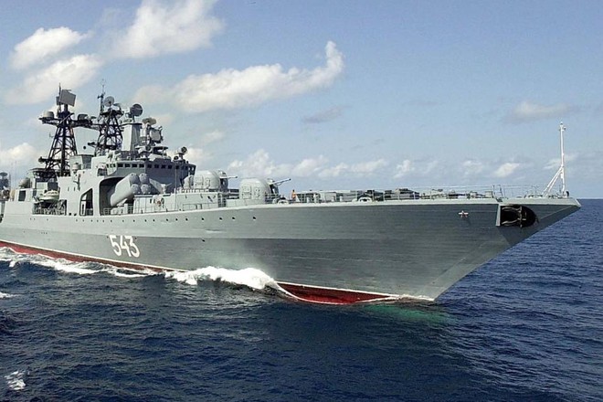 Khu trục hạm Đô đốc Shaposhnikov lừng lẫy của Nga còn cách tàu Arleigh Burke Mỹ bao xa? - Ảnh 4.