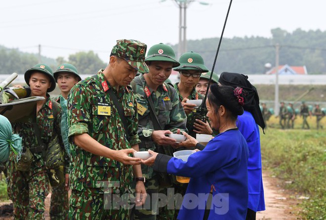 Bộ binh chủ lực thực hành chiến đấu ở địa hình trung du - Ảnh 11.