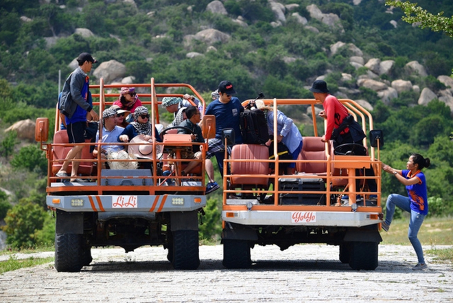 Ủy ban ATGT Quốc gia chỉ đạo &ldquo;n&oacute;ng&rdquo; sau vụ xe UAZ rơi xuống vực ở H&agrave; Giang - Ảnh 1.