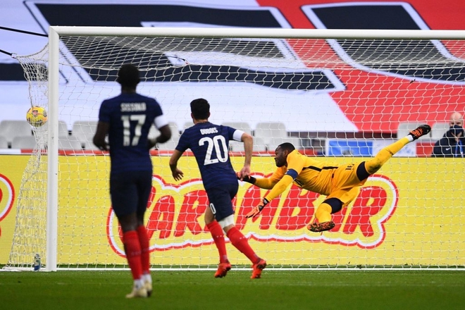 Ronaldo nổ súng giúp Bồ Đào Nha thắng 7-0, Pháp thua sốc 0-2 trước đối thủ dưới cơ - Ảnh 8.