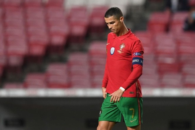 Ronaldo quỵ gối bất lực, tuyển Bồ Đào Nha chính thức thành cựu vương Nations League - Ảnh 6.