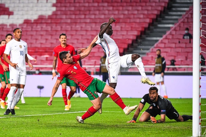 Ronaldo quỵ gối bất lực, tuyển Bồ Đào Nha chính thức thành cựu vương Nations League - Ảnh 7.