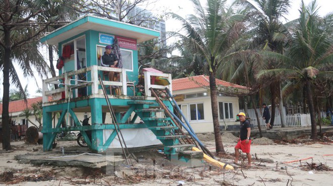 Bãi biển đẹp nhất hành tinh tan hoang sau bão số 13 - Ảnh 9.