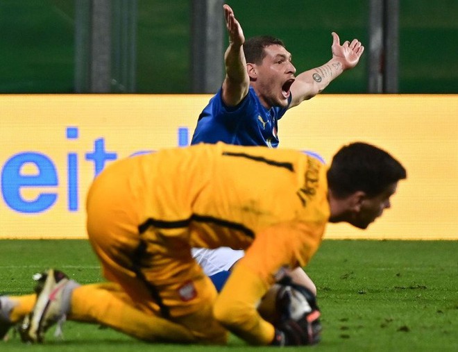 Dàn trai đẹp Italy vượt thử thách khó, nắm trong tay cơ hội lớn vào bán kết Nations League - Ảnh 2.