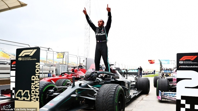 Hamilton bật khóc nức nở khi cân bằng kỷ lục vô địch F1 của Schumacher - Ảnh 5.