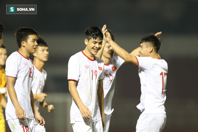 HLV Troussier hé lộ kế hoạch đầy tham vọng để giúp U19 Việt Nam giành vé World Cup - Ảnh 1.