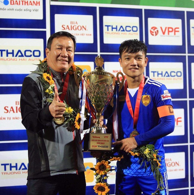 Vì sao nhà vô địch V.League 2017 - CLB Quảng Nam, từ đỉnh chạm đáy? - Ảnh 2.