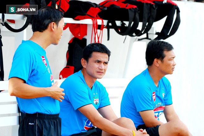 CĐV Thái Lan: Nhìn HAGL trả lương khủng cho Kiatisuk mà thấy tự hào cho bóng đá Thái - Ảnh 2.