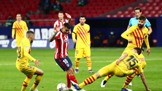 Vòng 10 La Liga: Atletico Madrid hạ đẹp Barca, Real đánh rơi chiến thắng - Ảnh 1.