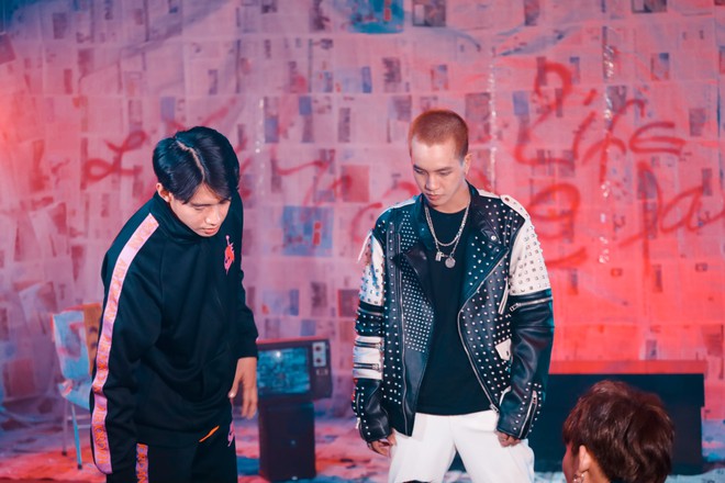 Quang Đăng cùng học trò hướng dẫn vũ đạo cho hot boy King of Rap - Ảnh 2.