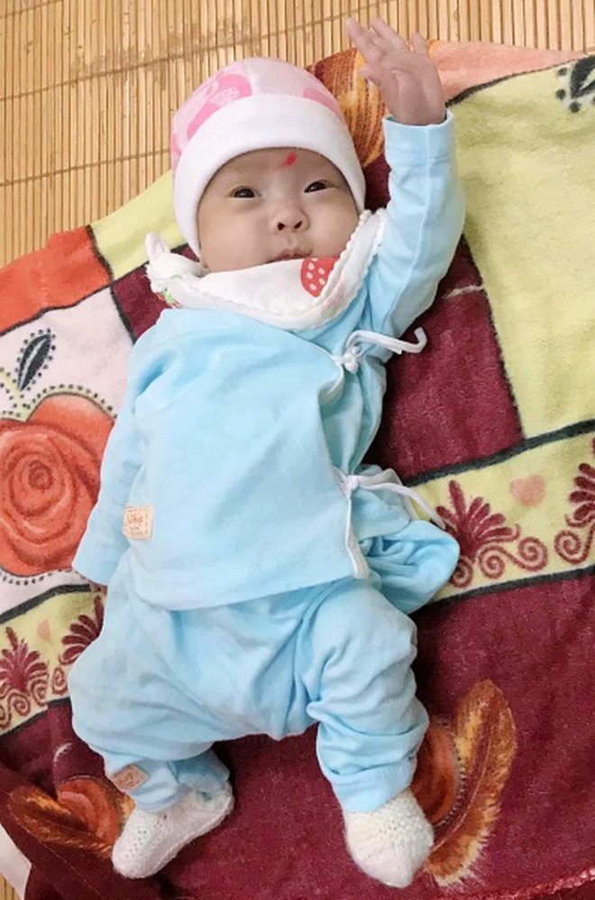Hành trình kỳ diệu nuôi sống bé sinh non nhẹ cân nhất Việt Nam từ 480 gr lên 2,1 kg - Ảnh 4.