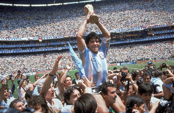 Cuộc đời Maradona qua ảnh: Đầy vinh quang nhưng cũng lắm tranh cãi - Ảnh 3.