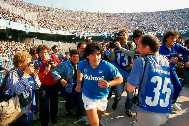 Cuộc đời Maradona qua ảnh: Đầy vinh quang nhưng cũng lắm tranh cãi - Ảnh 5.
