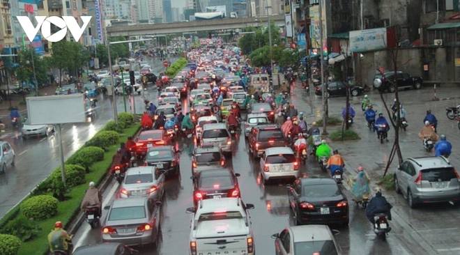 Hà Nội lại đề xuất đường riêng cho xe buýt: Hãy nhìn vào tuyến BRT đang vận hành - Ảnh 5.