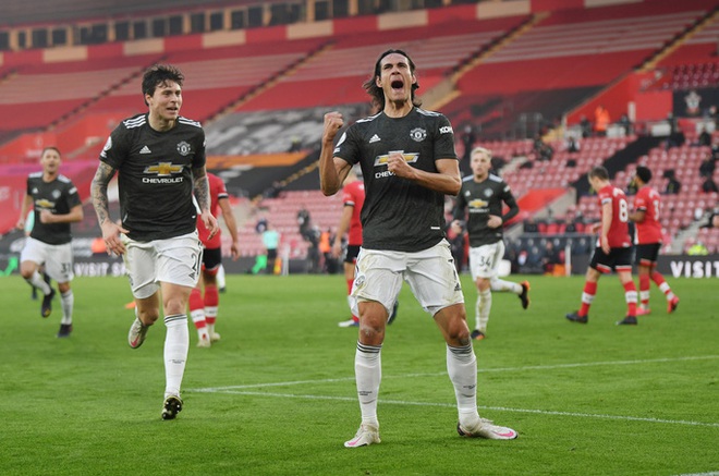 Người hùng Cavani đối mặt án treo giò 3 trận, Man United bàng hoàng - Ảnh 3.