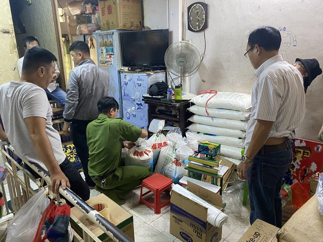 Phát hiện hàng trăm kg bột ngọt giả nhãn hiệu Ajinomoto ở Sài Gòn - Ảnh 2.