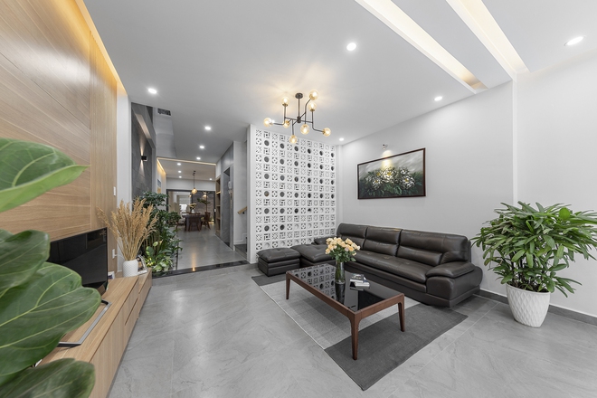 TP.HCM: Ngạc nhiên trước màn lột xác ngoạn mục của căn nhà trong hẻm - Ảnh 6. TP.HCM: Ngạc nhiên trước màn lột xác ngoạn mục của căn nhà trong hẻm - Ảnh 6.