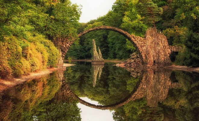 Những cây cầu mang truyền thuyết đáng sợ và bí ẩn nhất thế giới - Ảnh 7.
