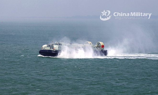 Biển Đông: PLA gầm ghè tàu sân bay trực thăng Mỹ, Hoàn Cầu cảnh báo gắt về chính quyền Biden - Ảnh 3.