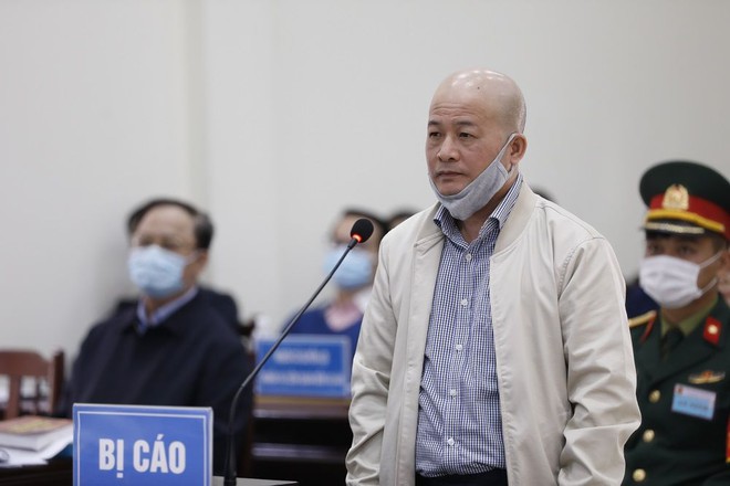 Cựu Đô đốc Nguyễn Văn Hiến được giảm 6 tháng tù, Út trọc giữ nguyên mức 20 năm tù - Ảnh 1.