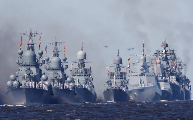 Hải quân Nga phô diễn lực lượng.