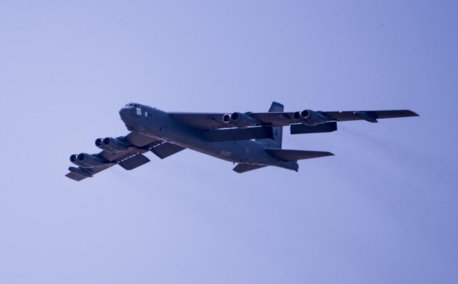 Lần thứ hai trong tuần này Mỹ điều máy bay ném bom chiến lược B-52 bay tuần tra ở Trung Đông. Ảnh: USAF