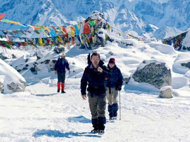 Vinh quang và thảm kịch trên hành trình chinh phục nóc nhà thế giới Everest - Ảnh 12.