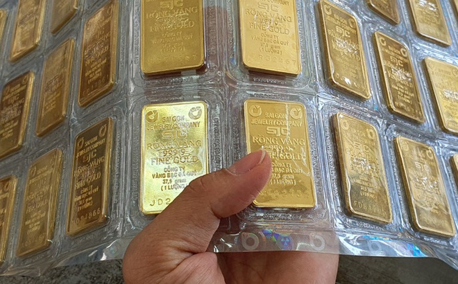 Giá vàng SJC đang cao hơn thế giới khoảng 3,7 triệu đồng/lượng. Ảnh: Linh Anh