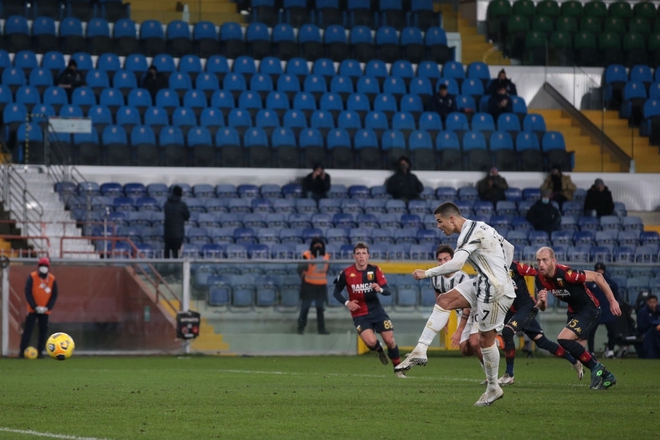 Ronaldo lại hóa Thánh Penaldo, giúp Juventus giành 3 điểm để áp sát ngôi đầu Serie A - Ảnh 2.