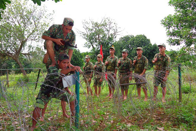 Đắk Nông: Đại đội trinh sát mình đồng da sắt trên thao trường - Ảnh 5.