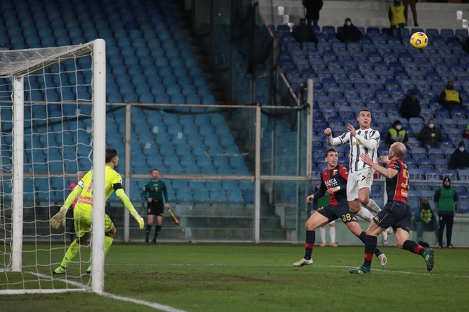 Ronaldo lại hóa Thánh Penaldo, giúp Juventus giành 3 điểm để áp sát ngôi đầu Serie A - Ảnh 5.
