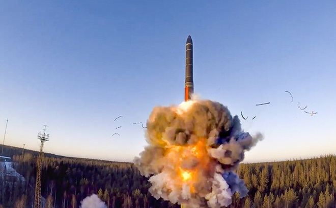 Tên lửa đạn đạo xuyên lục địa Yars rời bệ phóng. Nguồn: Sina.