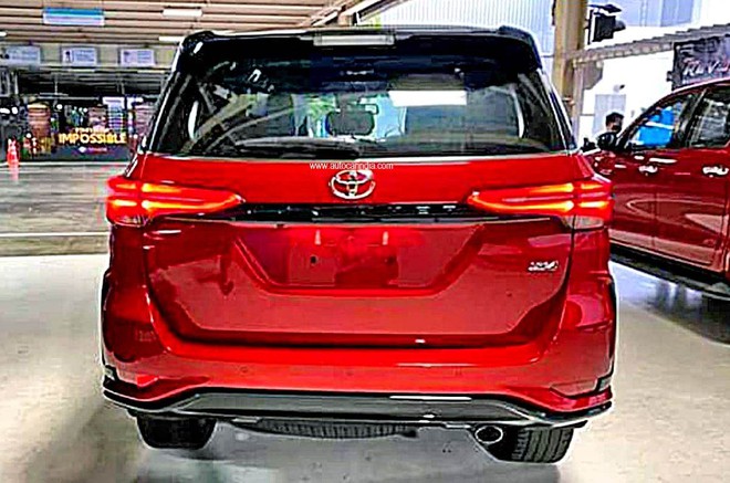 Phiên bản cao cấp của Toyota Fortuner chuẩn bị ra mắt - Ảnh 3.