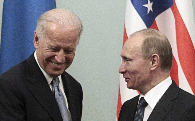 Ông Joe Biden (trái) và ông Vladimir Putin (Ảnh: Reuters)