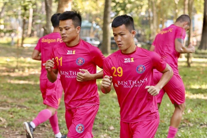 Bỏ tiền túi đào tạo cầu thủ vừa lên U22 Việt Nam, HLV ấm ức khi mất trắng cho Sài Gòn FC - Ảnh 1.