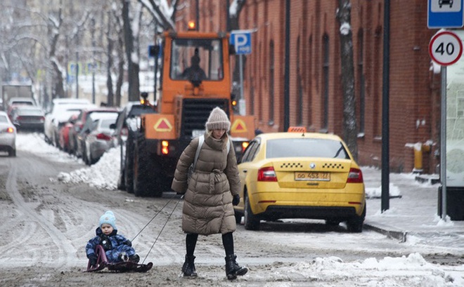 Giao thông tại Moskva thường gặp nhiều khó khăn khi tuyết rơi dày. Ảnh: Moskva Agency