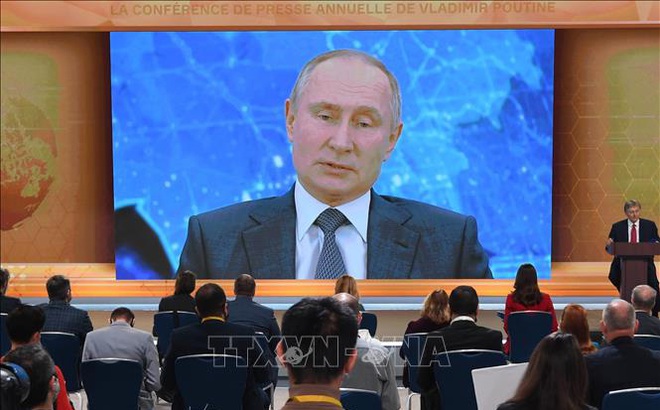 Tổng thống Nga Vladimir Putin phát biểu trong cuộc họp báo thường niên, được tổ chức theo hình thức trực tuyến, tại Novo-Ogaryovo, ngoại ô Moskva, ngày 17/12/2020. Ảnh: AFP/TTXVN