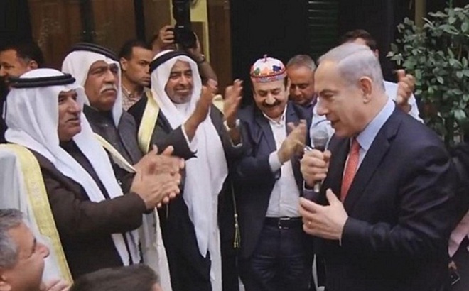 Thủ tướng Israel Netanyahu nói chuyện với người Arab. Ảnh: Synergia.